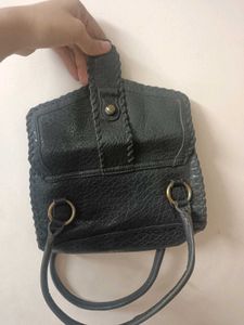 Chic leather Black Handbag