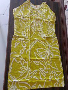 Yellow &amp; White Printed Kurta Set