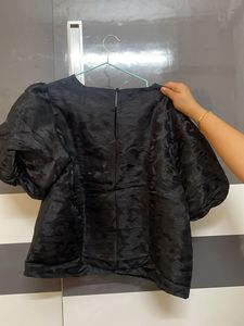 Chic Black Puff Sleeve Top