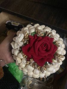 Khadi Fruit Face Pack and hair bun