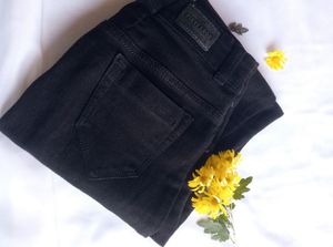 Black Skinny Jeans