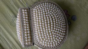 Pearl Clutch