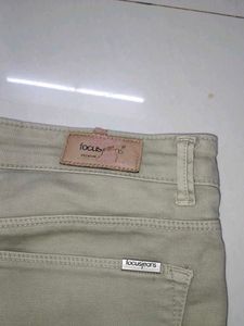 Beige Jeans