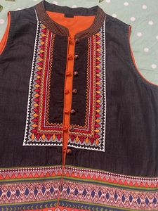 Embroidered Sleeveless Cotton Jacket