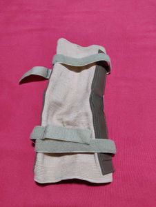 Knee Brace with Metal Hinges
