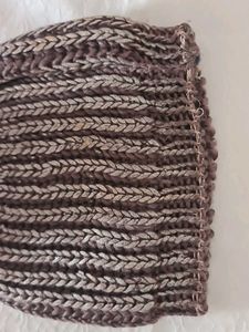 Stylish Knit Beanie with Pom Po