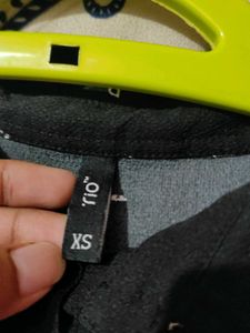 Cute Black Shirt Style Top