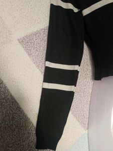 Korean Women Loose Thin Stripped Sleeve Knit Crop