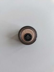 Full coverage concealer from Swiss beauty
