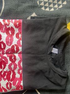 Women &amp; girls Round Neck Casual kiss printed cotto