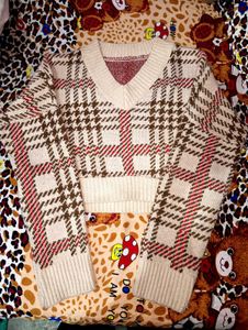 Houndstooth V-Neck Cropped Sweater