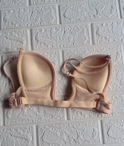 Nude plunge Push-Up Bra