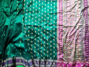Gorgeous Banarasi Silk Saree (Traditional Touch)💜