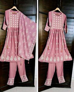 Women Mauve Pink Chikankari Embroidery Kurta Set