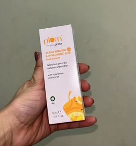 Plum Alpha Arbutin & Hyaluronic Acid Face Serum