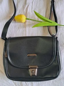 Chic Black Crossbody Bag