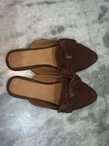 Brown Bow Flats