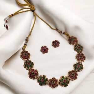 Floral Necklace & Earring Set