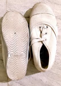School Shoes White shoe 4,5,6,7 Yr