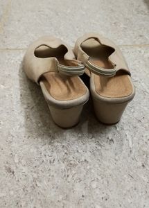 Wedges Nude Color
