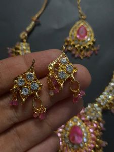 Stone Set Necklace With Mangtika - Extra Pair Tops