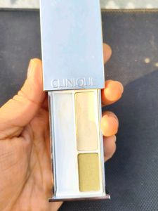 Clinique Compact - Makeup Essential
