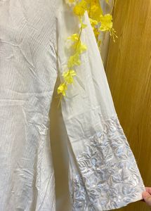 ✨Bell sleeves Embroidered Kurta