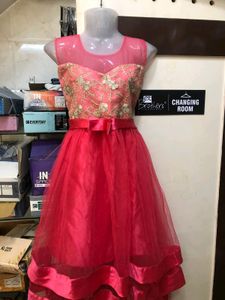 🔥🔥Hot Gown For Beautiful Girls🔥