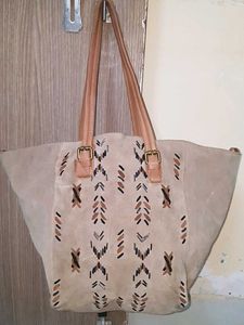 017 Sling Bags