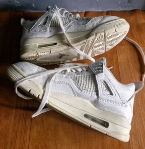 Nike Air Jordan Retro 4