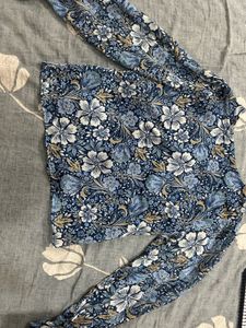 V neck Floral Print Top