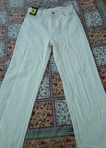 NEW JEAN WITH TAG