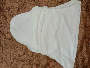 TOP: Off-the-Shoulder White Crop Top