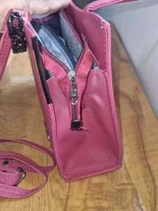 Luxury Sling BAG..