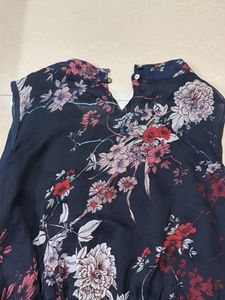 Selling Sleeveless Pretty Gown
