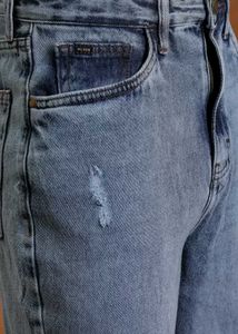 Trendy Ripped Baggy Jeans – Stylish &amp; Comfortable