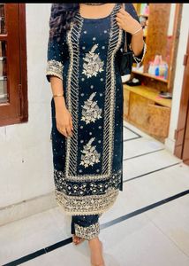 Elegant Embroidered Kurta Set❤️