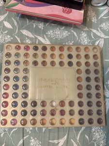 Cameleon Eyeshadow Palette