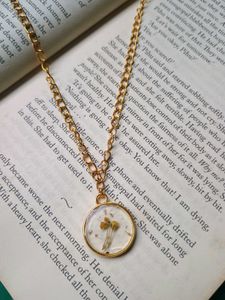 Resin Flower Necklace