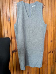 Gray Sleeveless Dress 👗