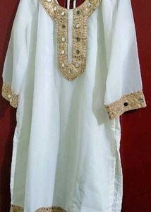 Trendy Lace Mirror Work Kurti 🫰