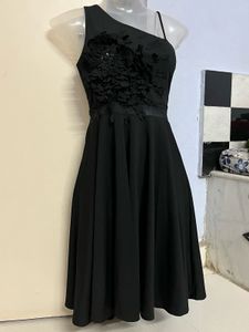 Pintrest Black One-Shoulder Dress