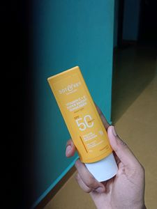 Dot & Key Vitamin C + E Super Bright Sunscreen