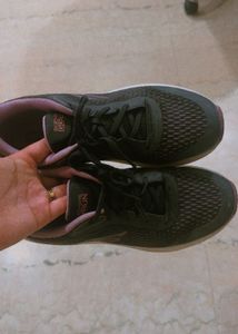 Skechers Max Cushioning Hyper Burst Running Shoes
