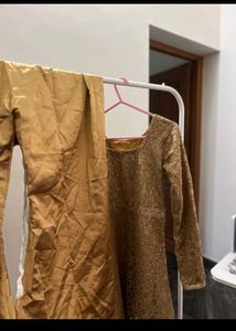 🥳Diwali dhamaka🎉Golden Ethnic Gown...