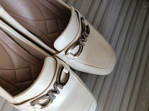 Elegant Off White Heeled Loafers
