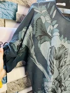Women Oversize Floral Printed Tshirt Style Top