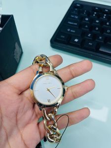 VEGAS WHITE DIAL GOLD METALLIC STRAP WATCH