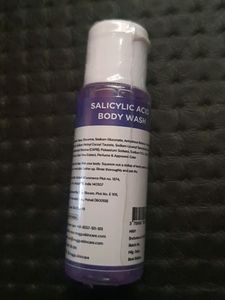 Muggu PURE &amp; NATURAL SALICYCLIC ACID Body Wash