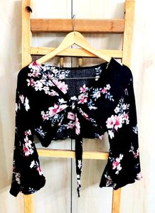 Black Floral Print Crop Top Size-30-32